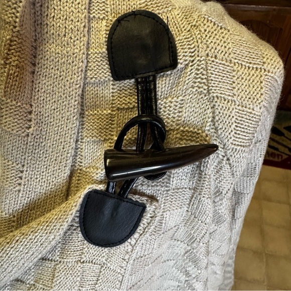 Venus Beige Tan Basket Weave Wrap Sweater with Toggle Closure 
NWT 
Size Small - Picture 11 of 16